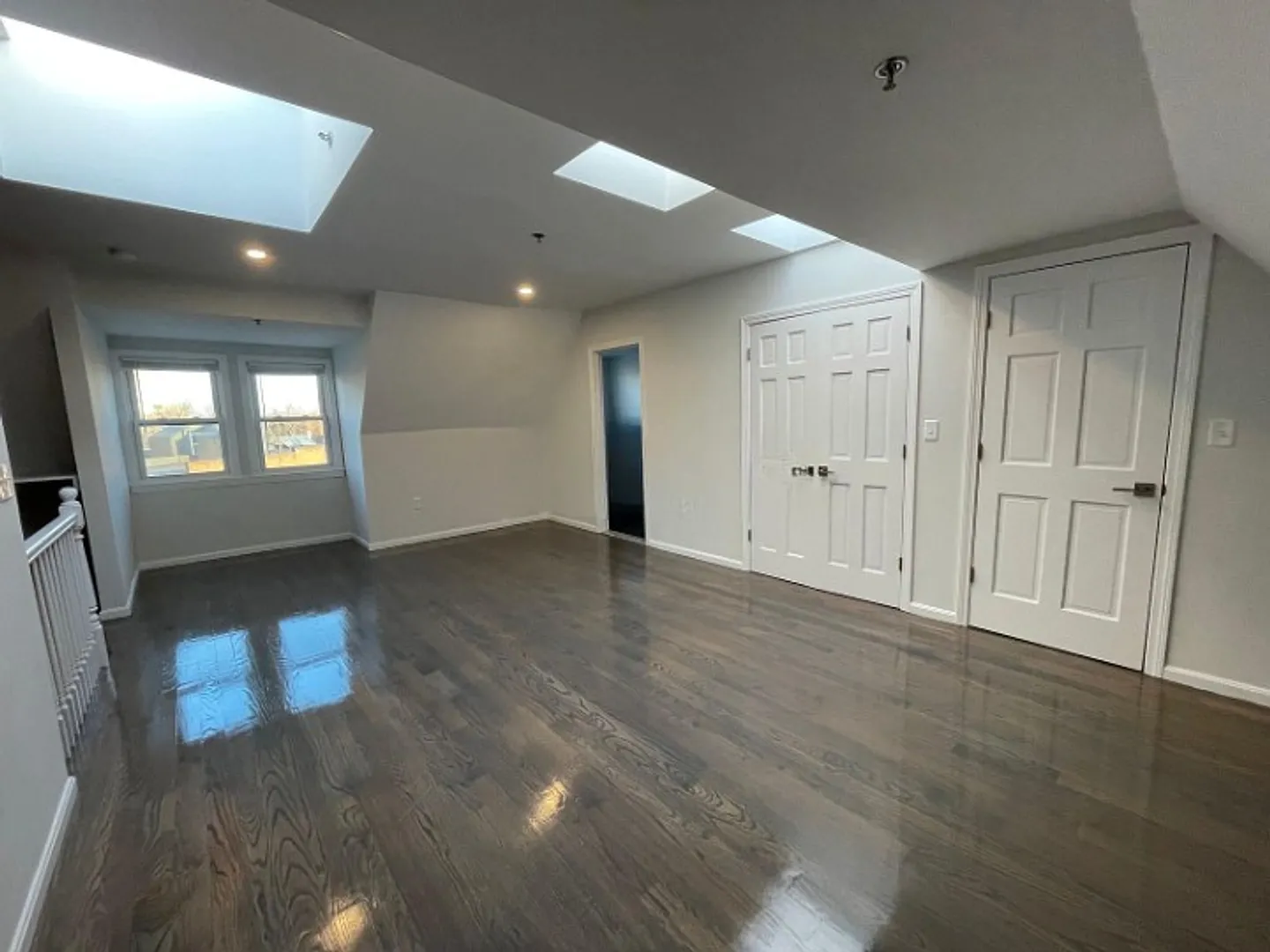 Coolidge Corner Brookline Modern 3bd 2ba — Photo 3
