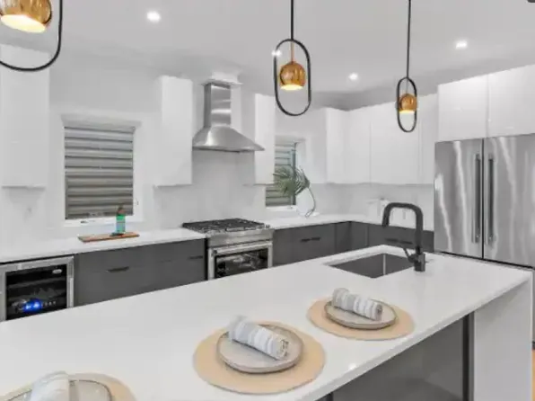 252 Bowers Street image 6 of 7