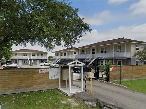3501 Brewster St #12, Houston, TX 77026