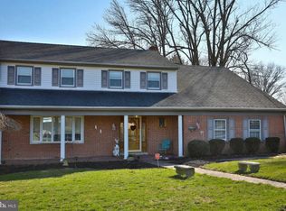 80 Steven Dr, Huntingdon Valley, PA 19006