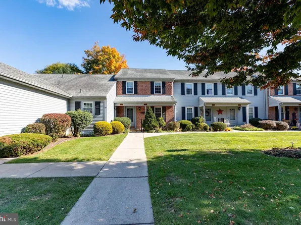 49 Ashlea Vlg, New Holland, PA 17557