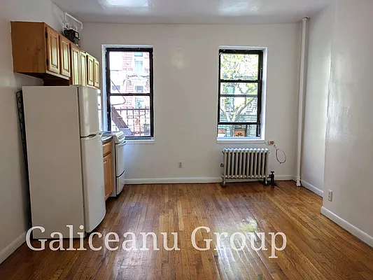 Rented by Lexington Real Estate Group | media 23