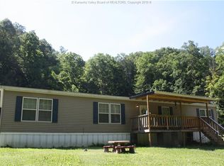 100 Wiley Ln, Danville, WV 25053