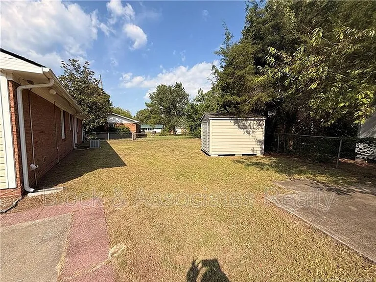 4805 Fellows Ct — Photo 19