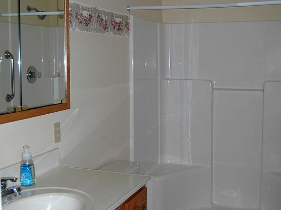 5th image of 1915 Tea Rose Ln