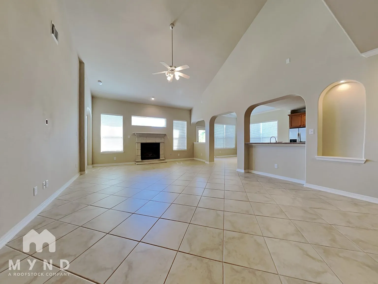4 bed, 3.5 bath, 3382 sqft, $3,195 — Photo 2