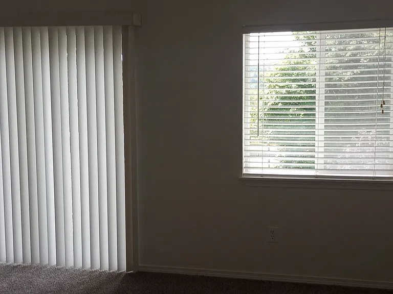 Vessey Park Apartments — Photo 52