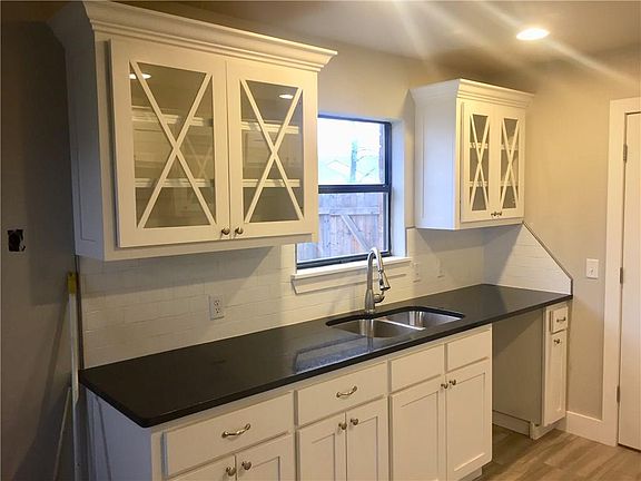 3rd image of 10452 Fairfax Ln