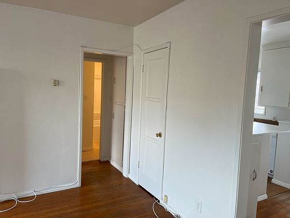 5th image of 2444 Oak St APT C