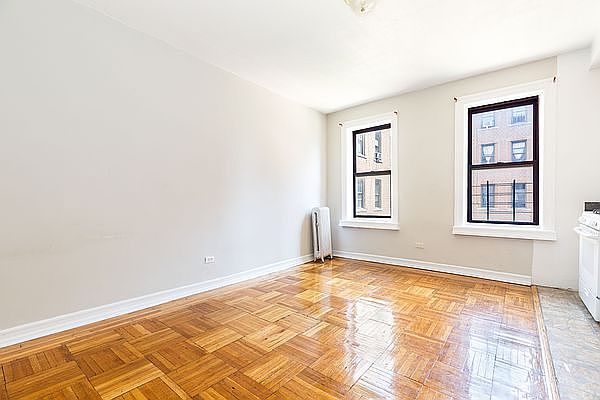 1st image of 118 Post Ave APT 4C