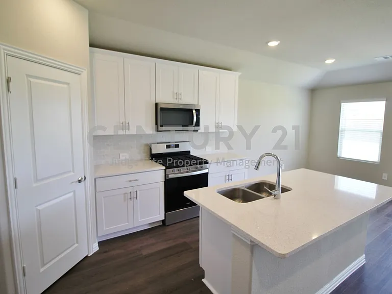 4208 Mountain Creek Dr — Photo 10