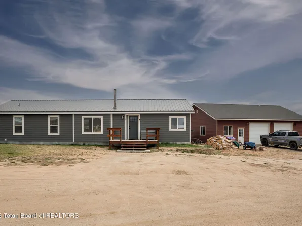 3 Longbow Ln, Pinedale, WY 82941