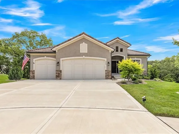 425 NW Kaylea Ct, Lees Summit, MO 64081