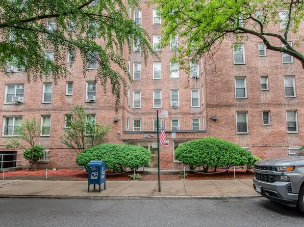 1425 Thieriot Avenue image 2 of 19