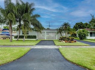 308 N Crescent Dr, Hollywood, FL 33021