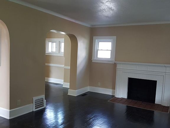 3rd image of 1662 Wakefield Ave