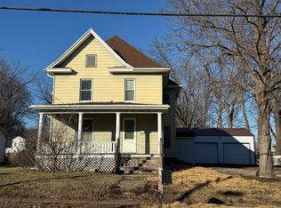 327 E Yerby St, Marshall, MO 65340