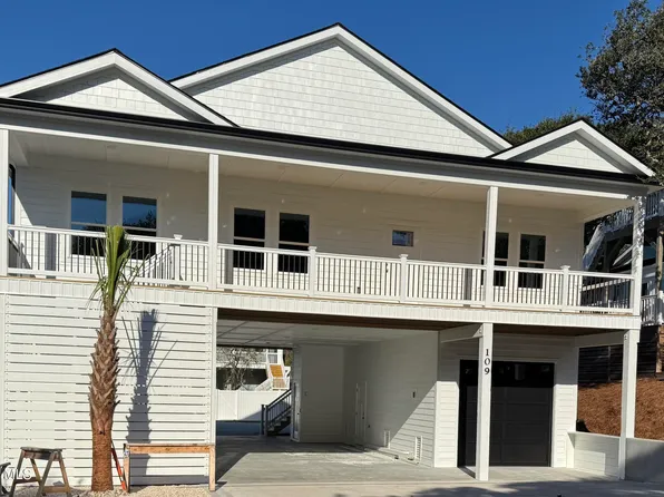 109 SE 37th Street, Oak Island, NC 28465