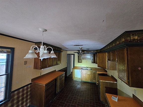 4th image of 710 Jordan Ave