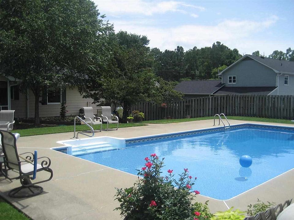 2nd image of 1295 Everhart Dr NW