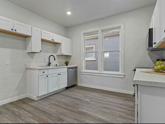 3rd image of 322 30th St