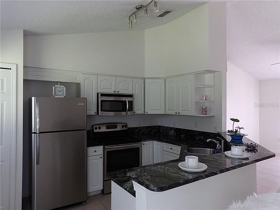 5th image of 3006 Bond St
