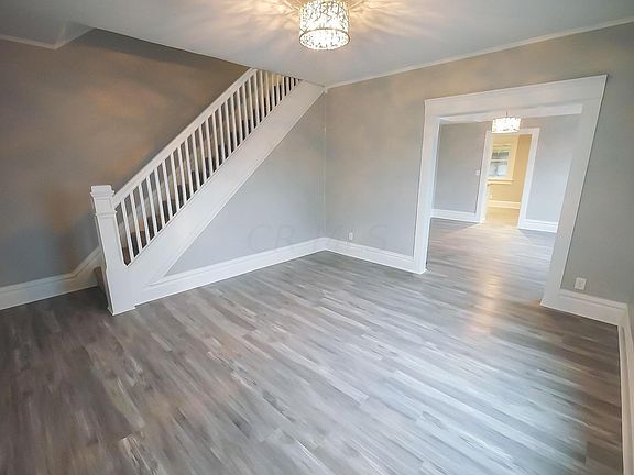 3rd image of 450 Smith St