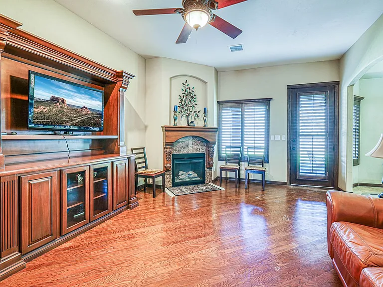 6459 Snowheights Ct — Photo 30