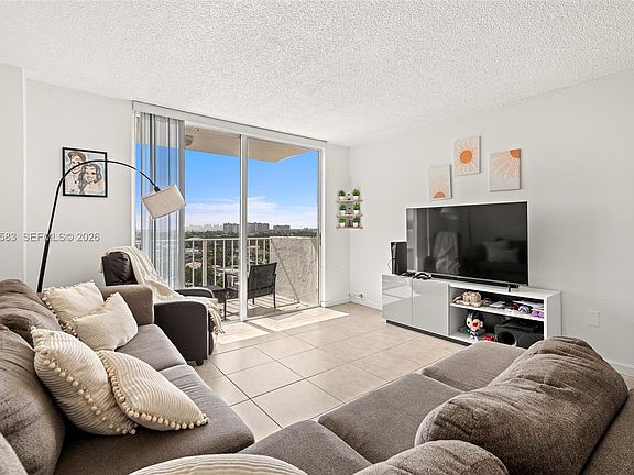 2nd image of 2350 NE 135th St APT 1006