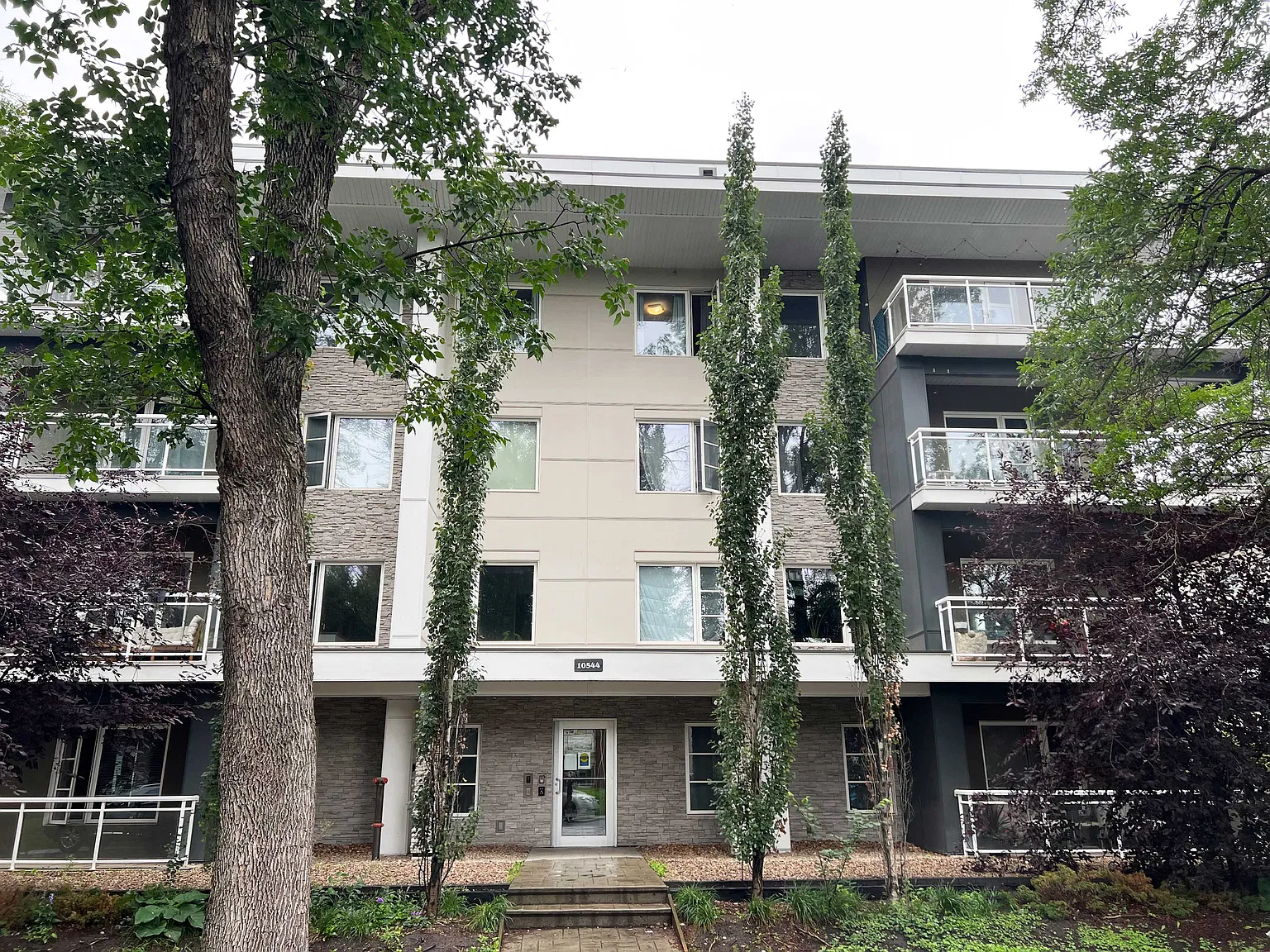 Block 80 — Photo 1