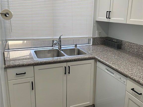 5th image of 4067 Gold Coast Dr