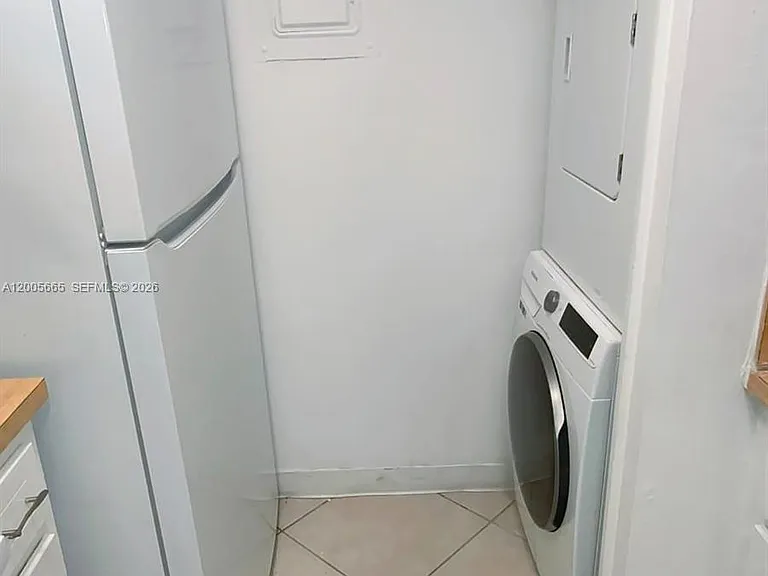 220 Lakeview Dr #203 — Photo 7