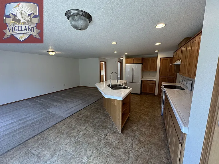 1614 N Falcon Dr — Photo 14