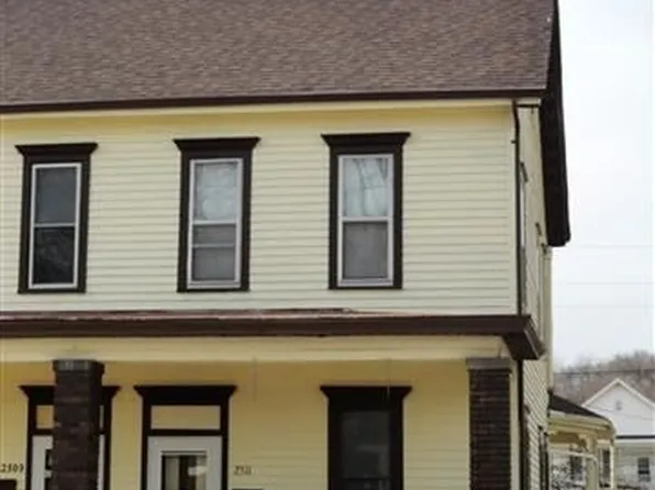 2511 Jackson St, Dubuque, IA 52001