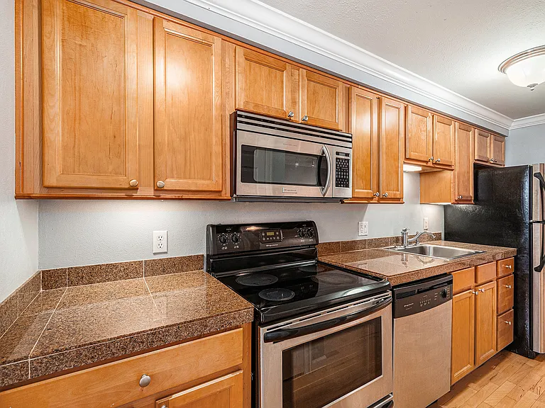 36 N Emerson St #205 — Photo 10