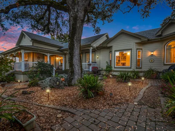 310 California Dr, Sutter Creek, CA 95685