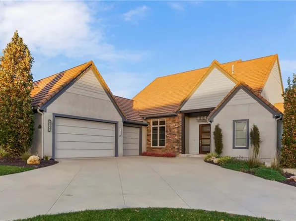 14945 Chadwick St, Overland Park, KS 66224