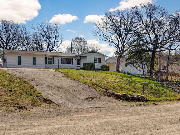 3rd image of 182 Valley View Drive