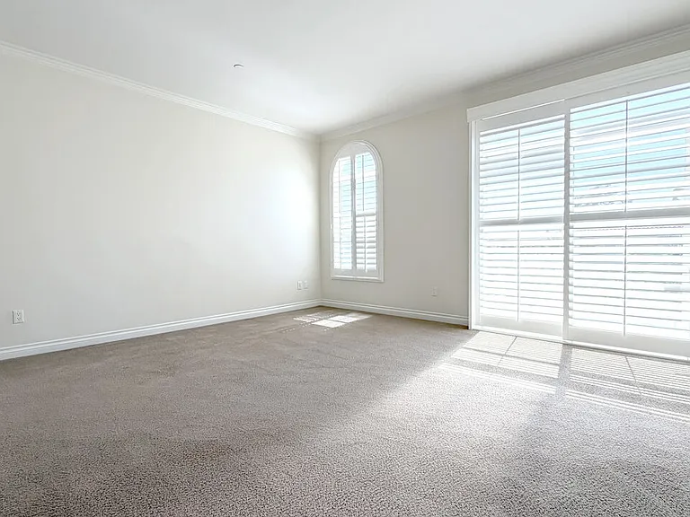 956 S Wilton Pl #401 — Photo 12