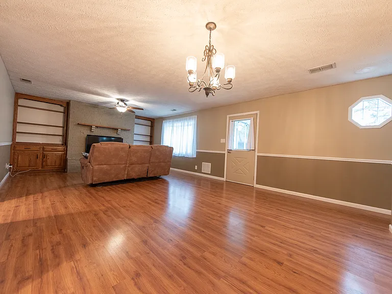 2943 Desoto Way — Photo 10