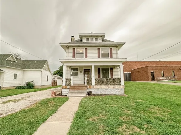 307 S Webster St, Robinson, IL 62454