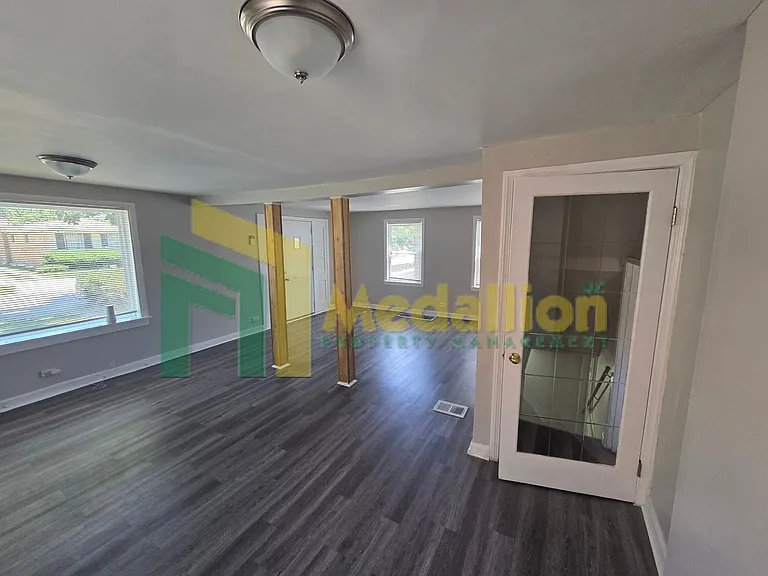 8724 S Eggleston Ave — Photo 8