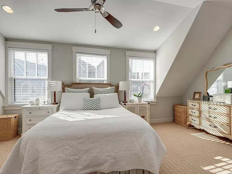 718 Centerpoint Ln — Photo 9