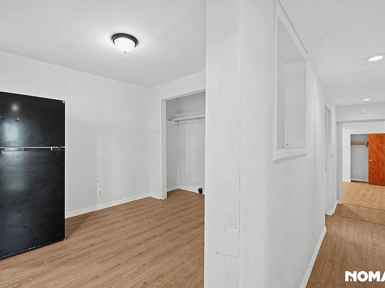 8915 N Orleans Ave — Photo 10