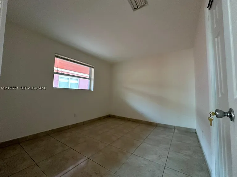 623 NW 9th Ave #3 — Photo 9