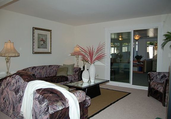 Spacious living room