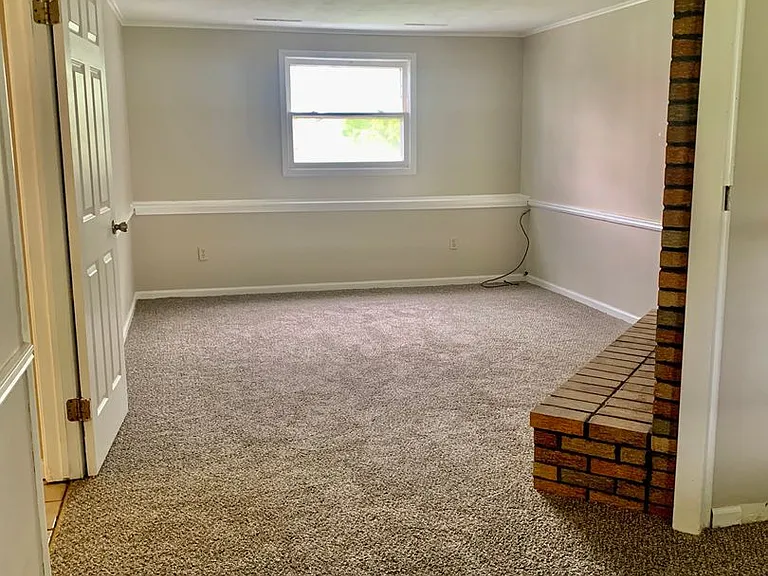 8038 Evesborough Dr — Photo 22