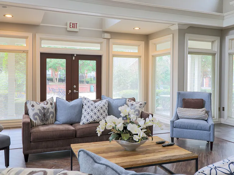 The Grove at Pleasant Valley Apartment Homes — Photo 22