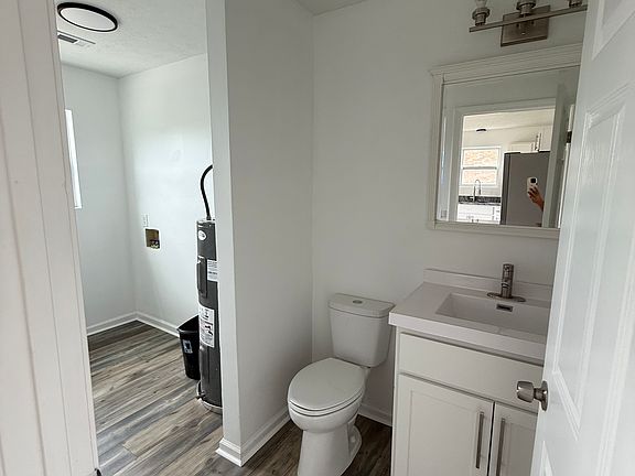 4th image of 210 S Keeneland Dr #A