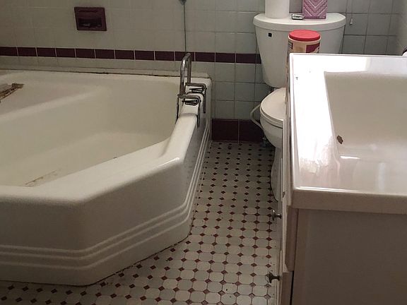5th image of 1409 E Duval St